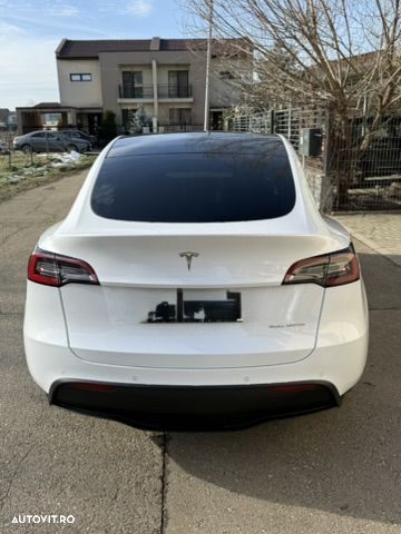 Tesla Model Y Long Range AWD - 14