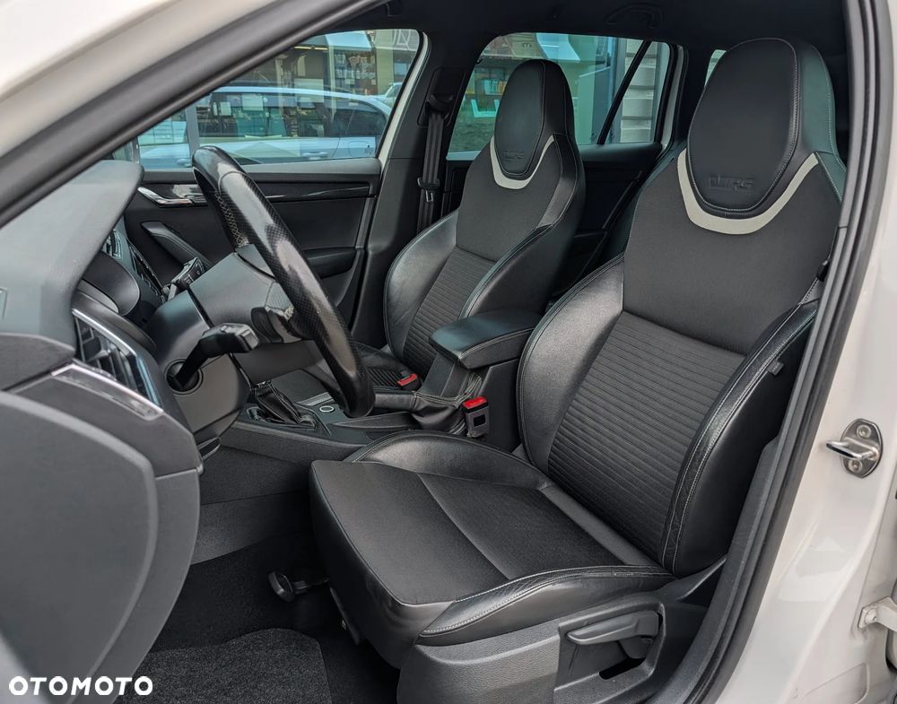 Skoda Octavia 2.0 TDI DSG RS - 6