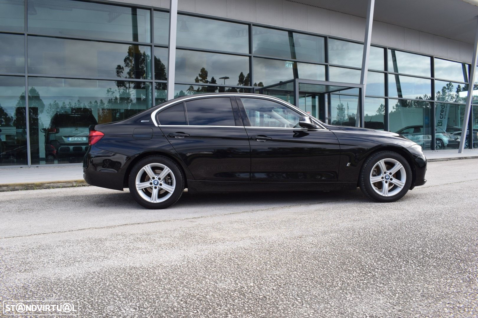 BMW 330 e iPerformance - 15