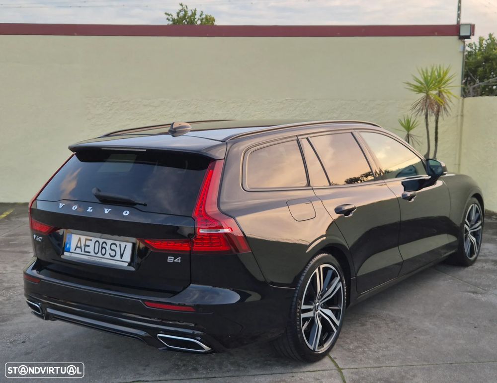 Volvo V60 2.0 B4 R-Design Geartronic - 20