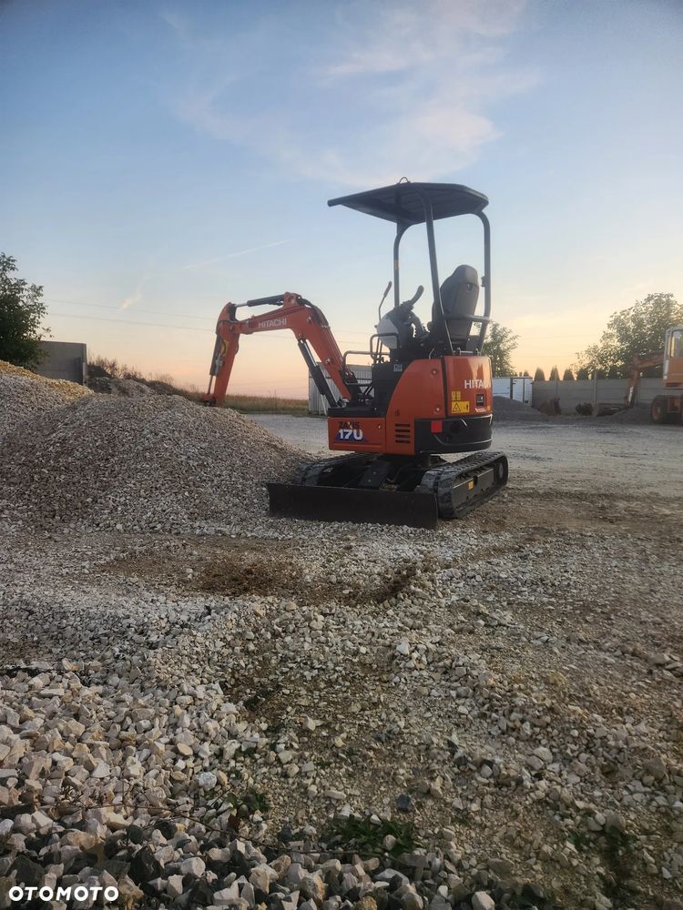 Hitachi ZX17U-6 - 4