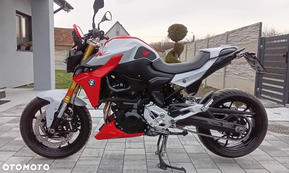 BMW F - 2