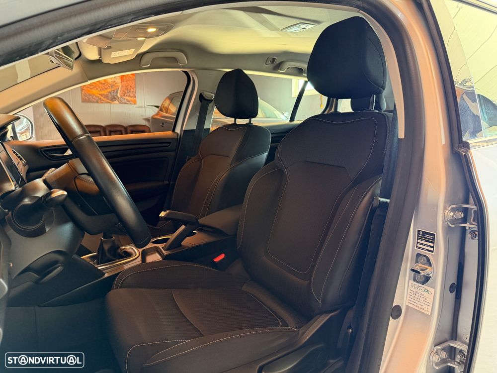 Renault Mégane Sport Tourer BLUE dCi 115 ZEN - 15