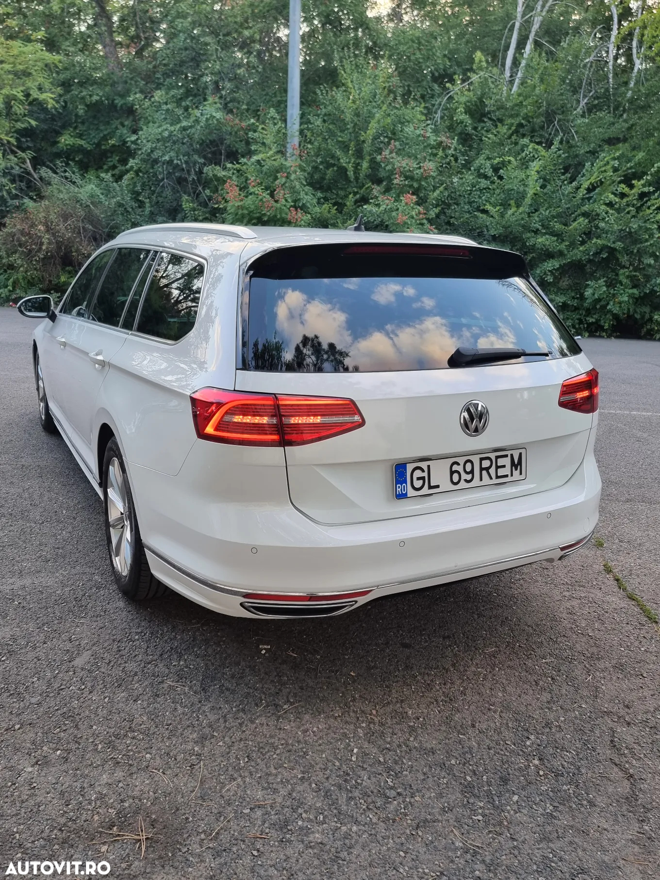 Volkswagen Passat Variant 2.0 TDI R Executive - 5