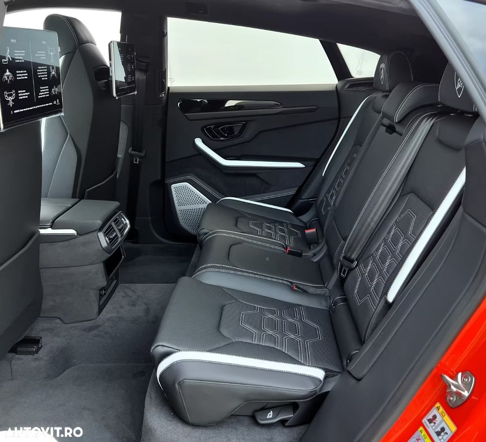Lamborghini URUS - 14