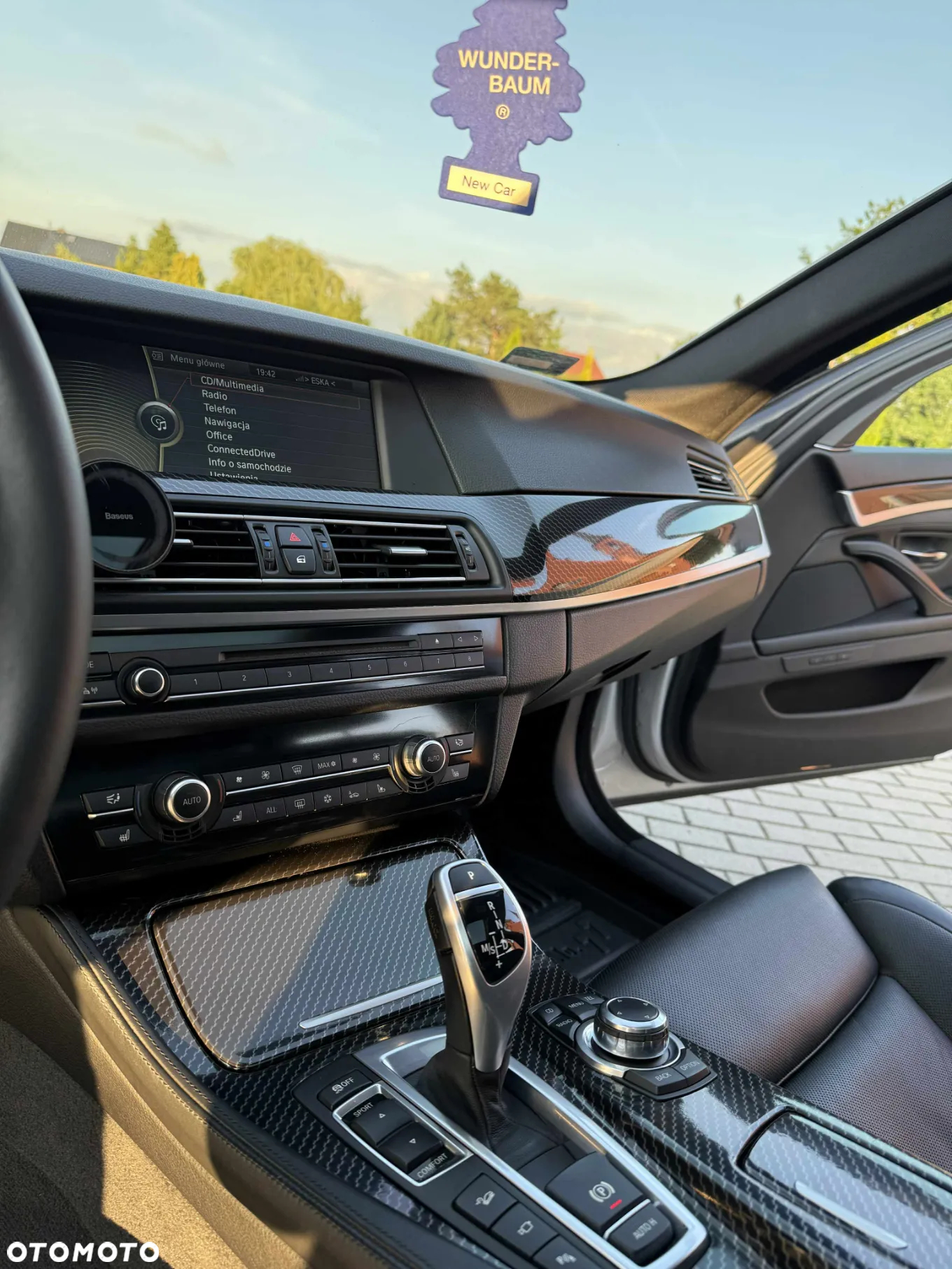 BMW Seria 5 550i - 10