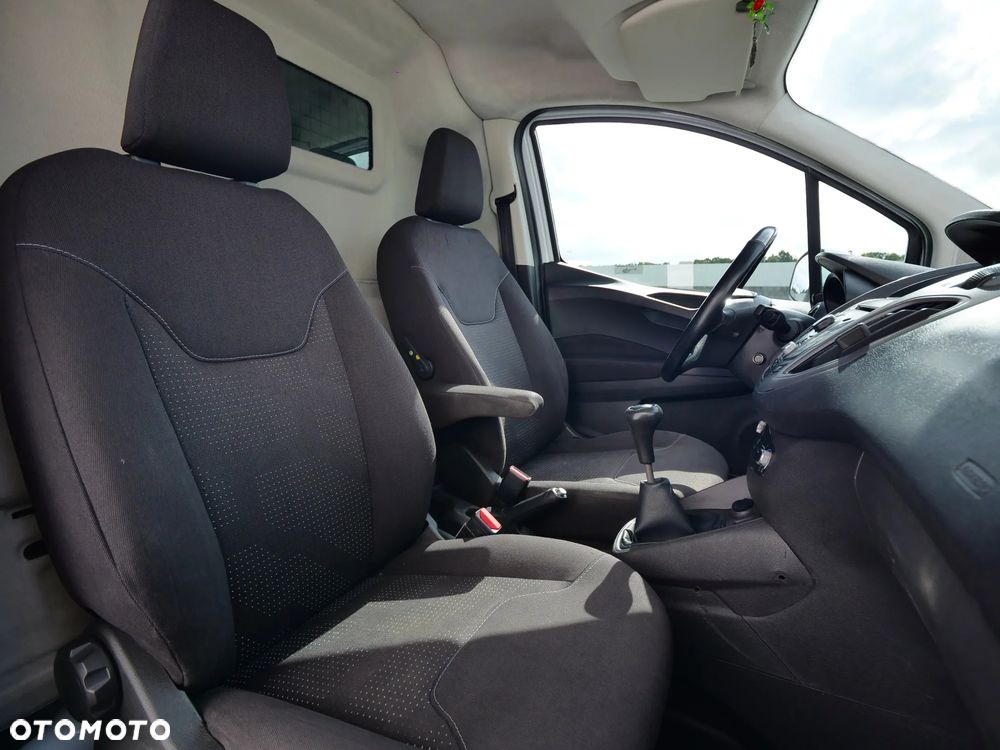 Ford Transit Courier Basis - 26
