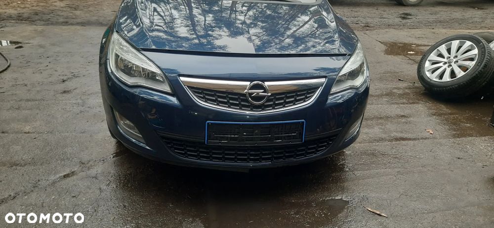 Opel Astra J hb Lakier z22a Drzwi prawy tył  Klapa tył   Deska Kokpit Poduszka deski i kierownicy Szyba Przód z sensorem _ czujnikiem Zawiasy przedniej  maski 20879202 lewy 20879203 prawy - 3