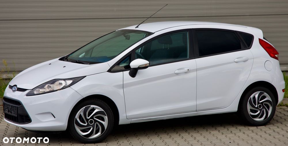 Ford Fiesta 1.25 Ambiente - 2