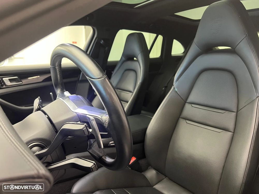 Porsche Panamera Sport Turismo 4 E-Hybrid - 22