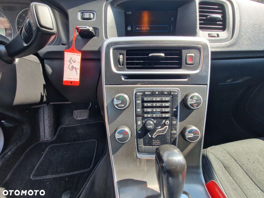 Volvo S60 D3 Geartronic Momentum - 9