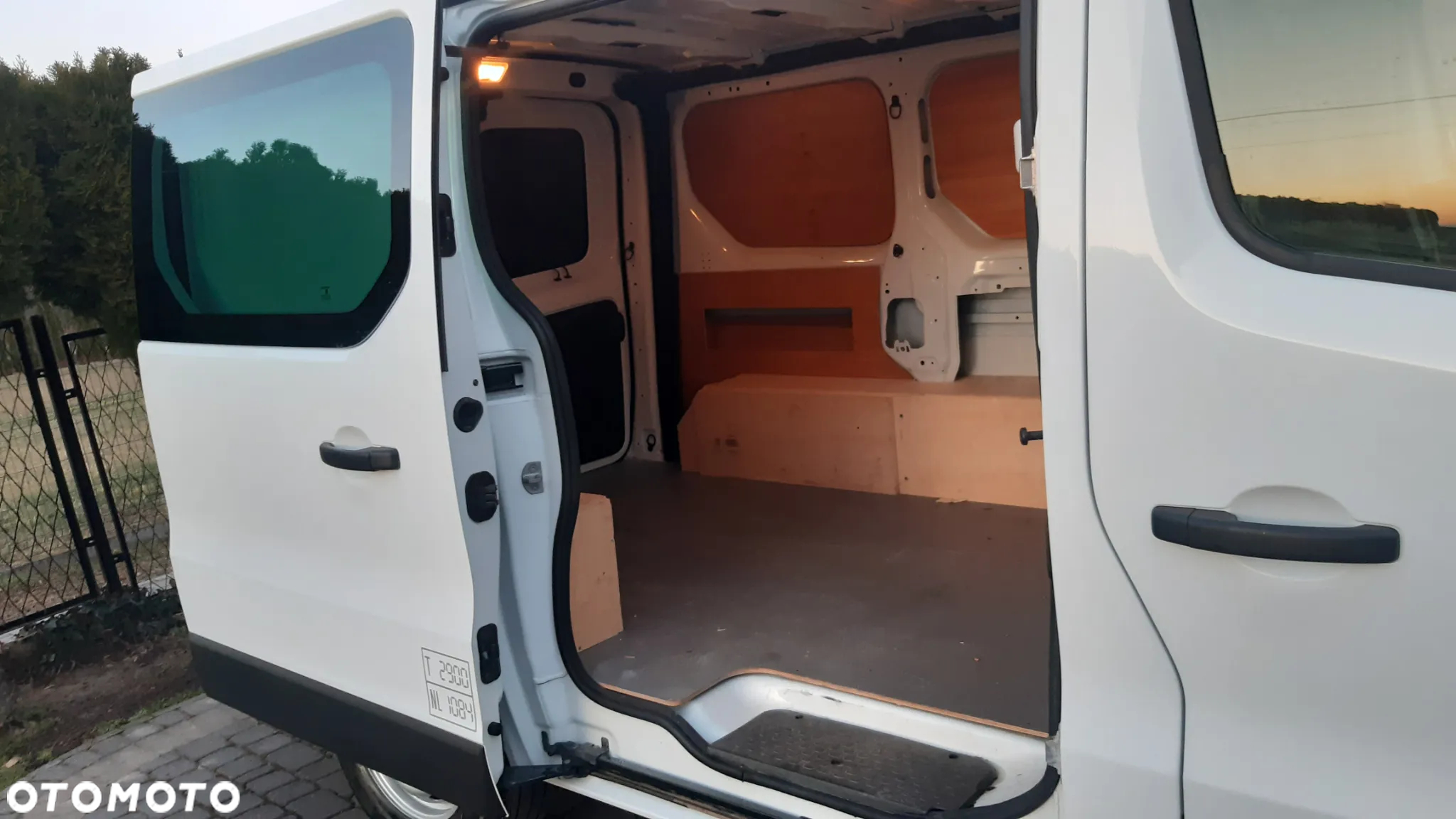 Opel Vivaro - 11
