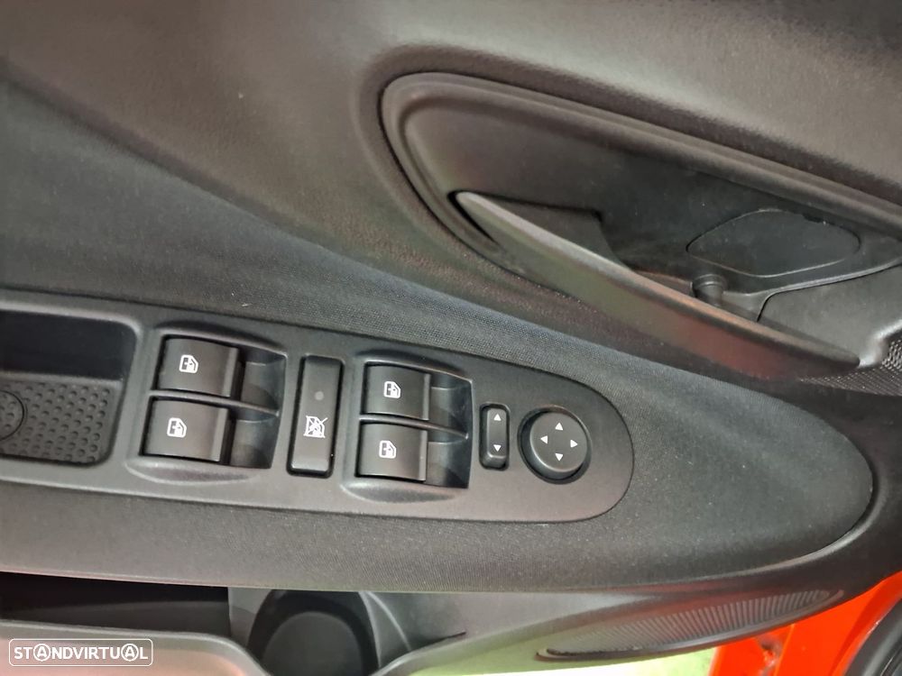 Fiat Punto 1.2 Lounge S&S - 10