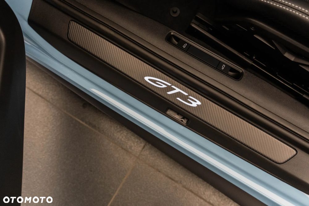 Porsche 911 GT3 Touring PDK - 26