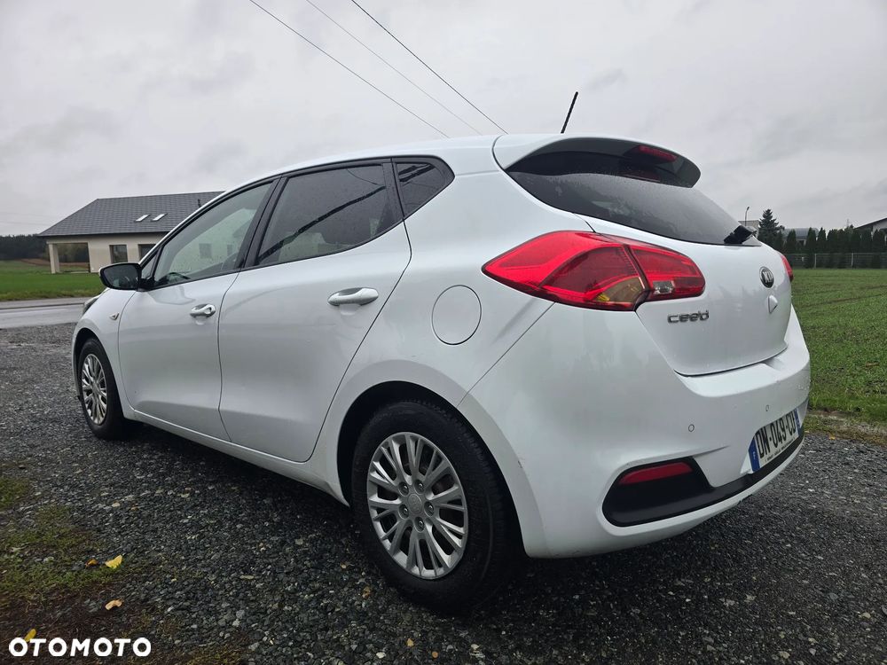 Kia Ceed 2015 photo 2