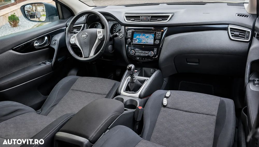 Nissan Qashqai 1.5 dCi DPF 360 - 6