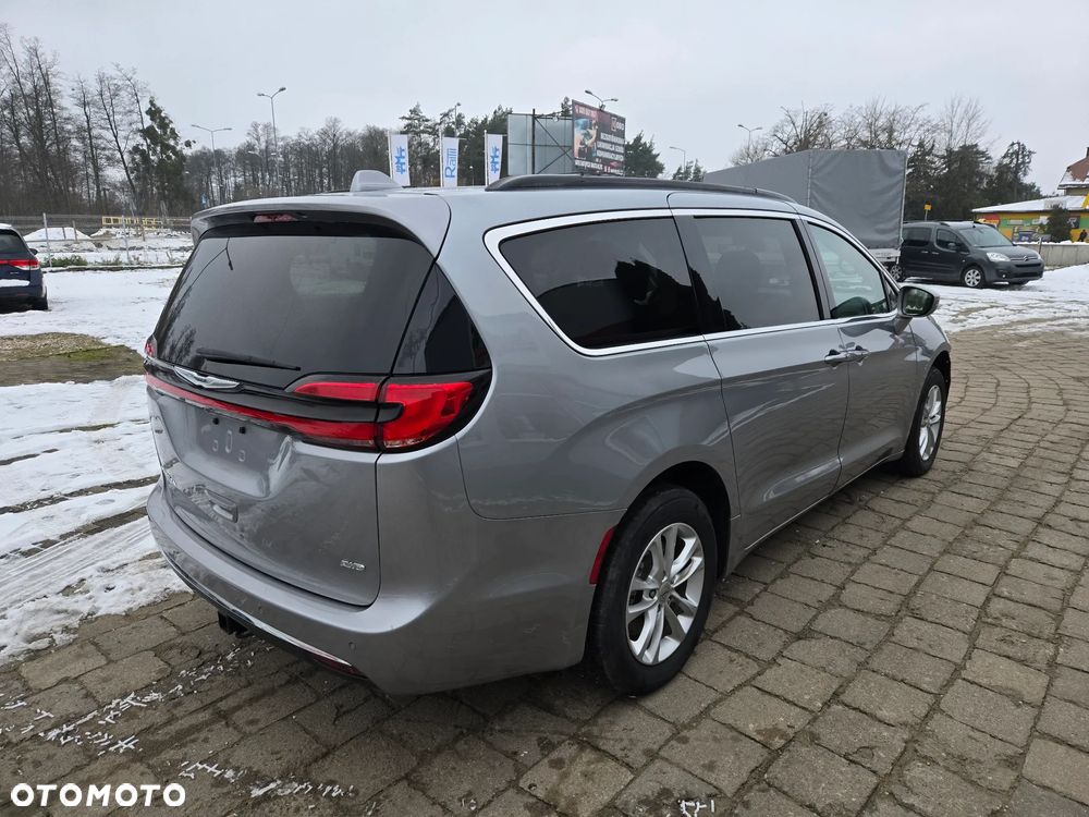 Chrysler Pacifica - 5