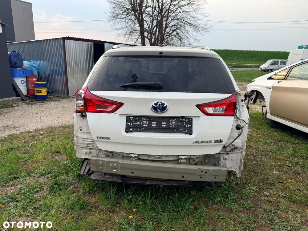 Toyota Auris Kombi 2014 . Mały przebieg - 2