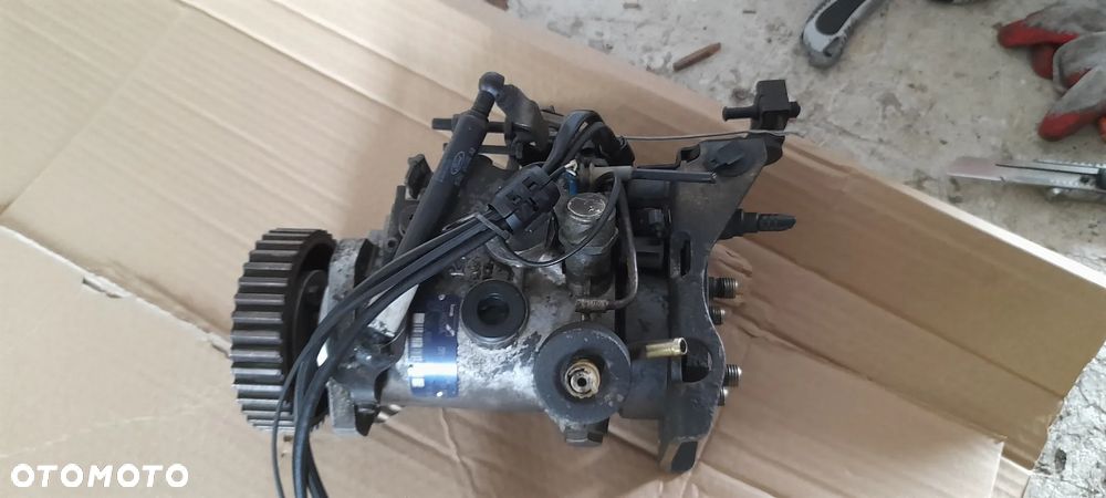 POMPA WTRYSKOWA MONDEO MK2 8448B251A 1.8 TD - 1