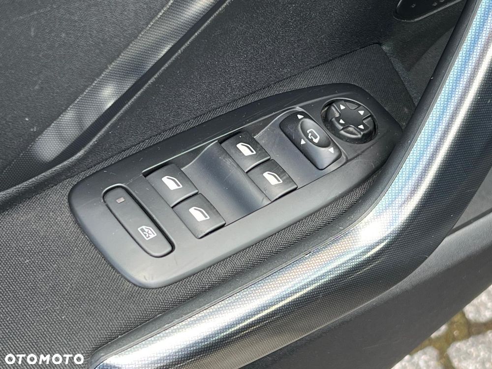 Peugeot 2008 1.6 e-HDi Allure S&S - 14