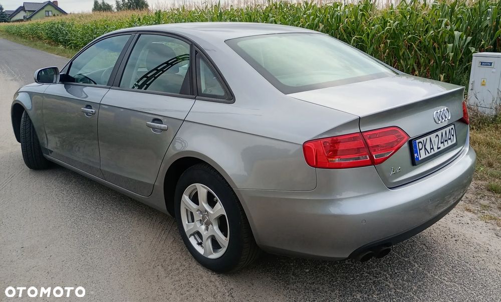 Audi A4 Limousine - 16
