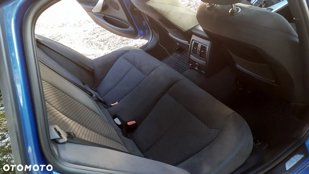 BMW Seria 3 320i xDrive M Sport - 24