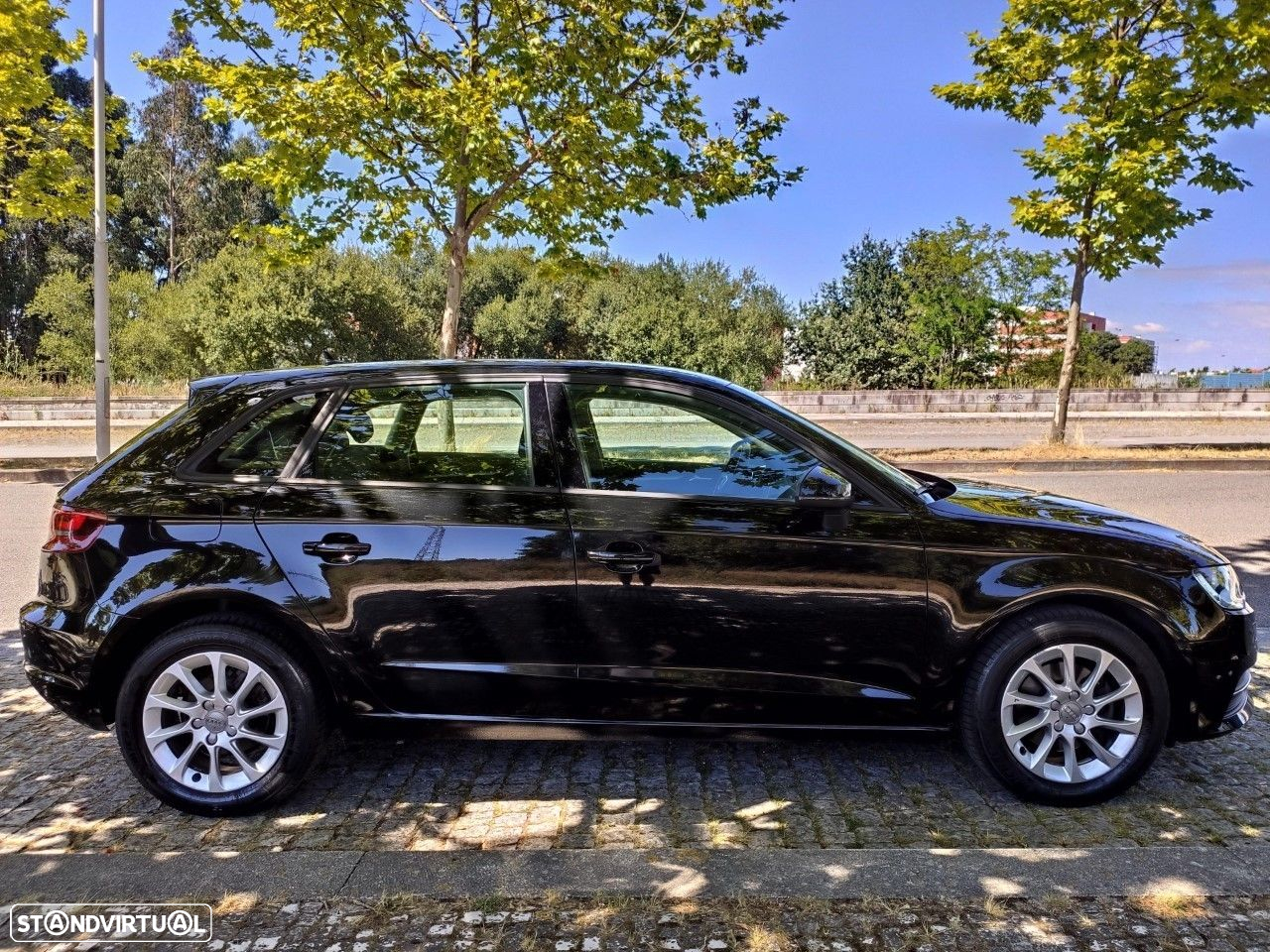 Audi A3 Sportback 1.6 TDI Attraction - 2