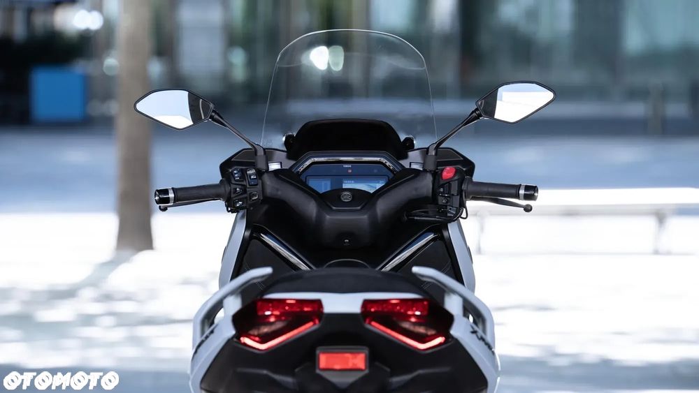 Yamaha X-max - 6
