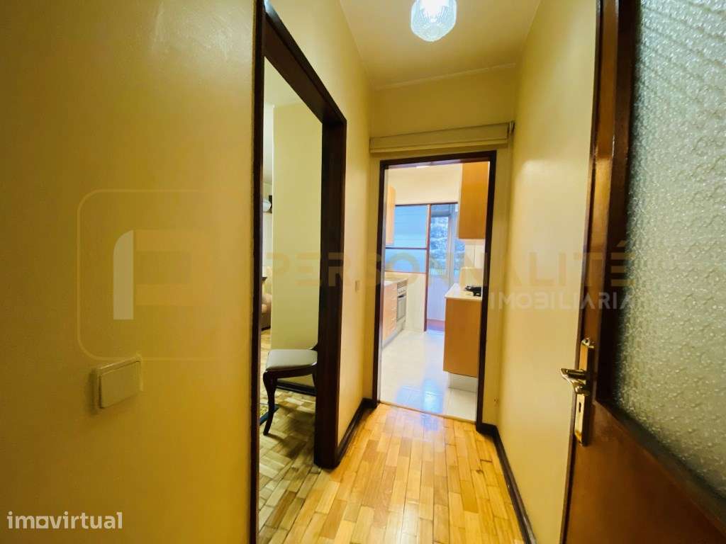 Apartamento T2 MOBILADO - com terraço - Grande imagem: 4/22