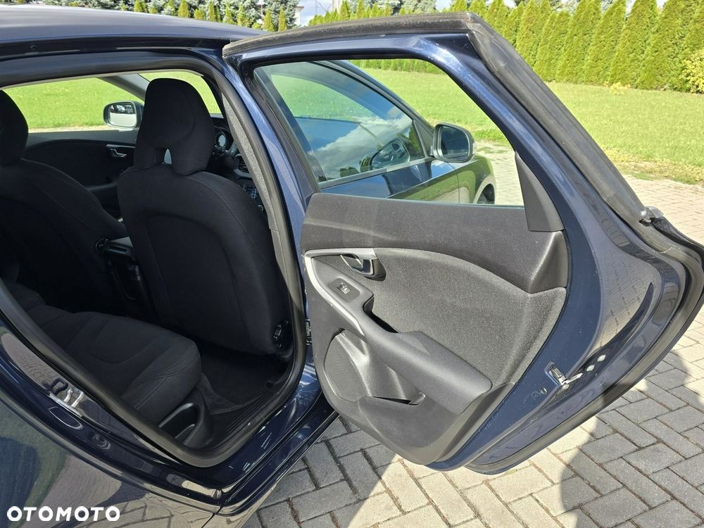 Volvo V40 - 20