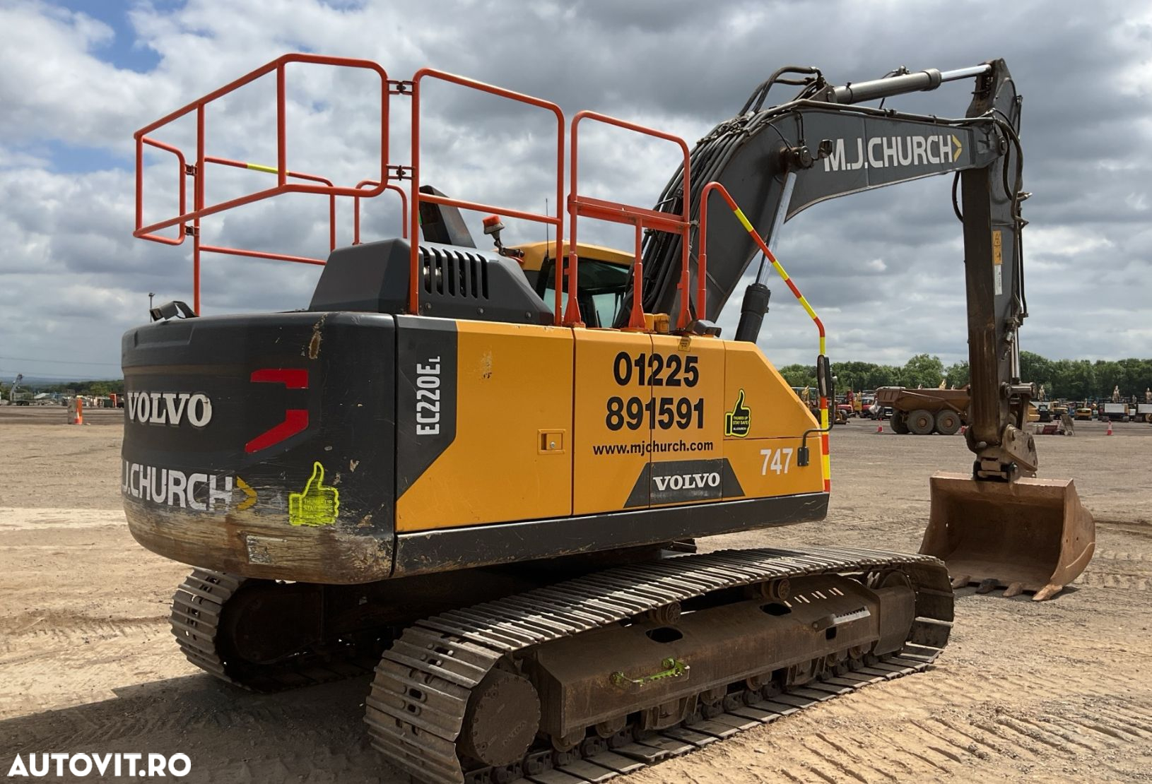 Volvo EC220EL Excavator - 3