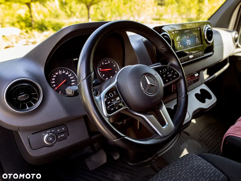Mercedes-Benz SPRINTER - 22