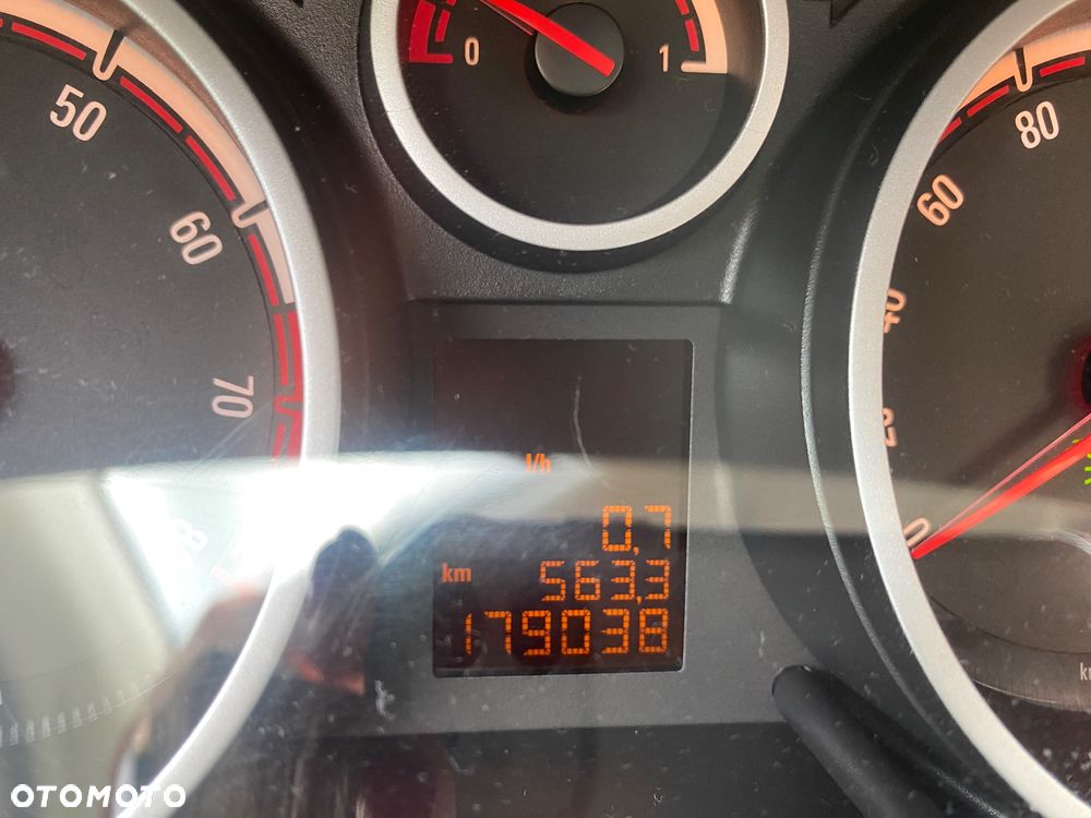 Opel Corsa 1.4 16V Enjoy - 10