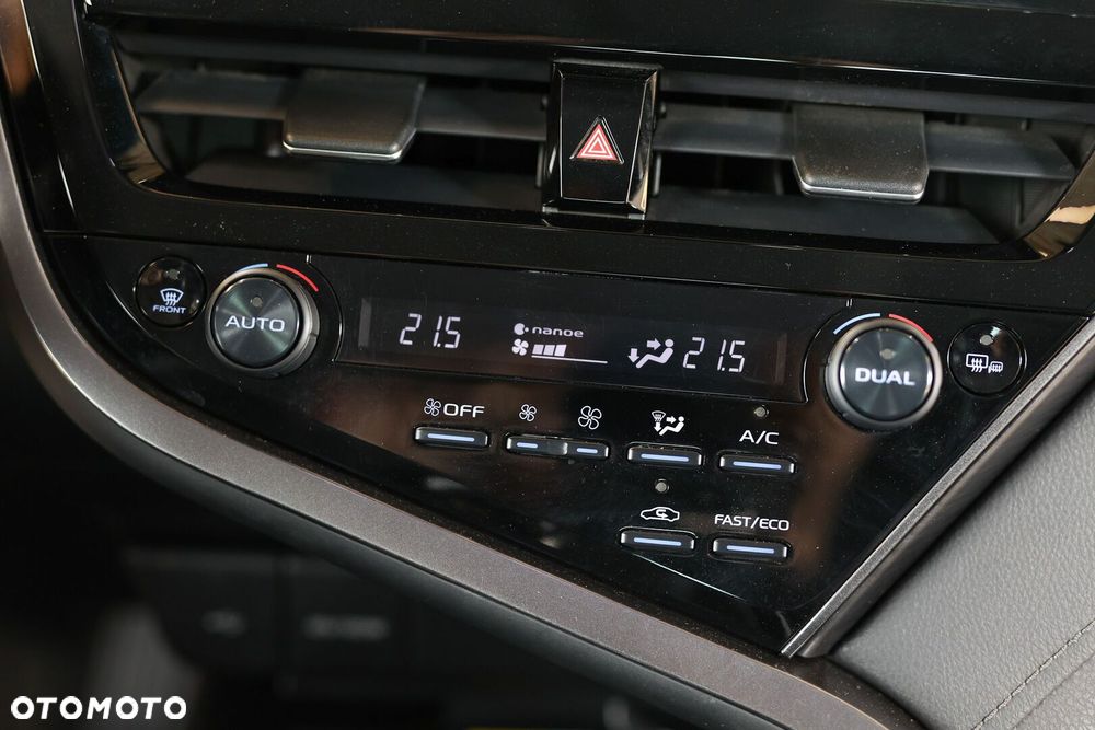 Toyota Camry - 37