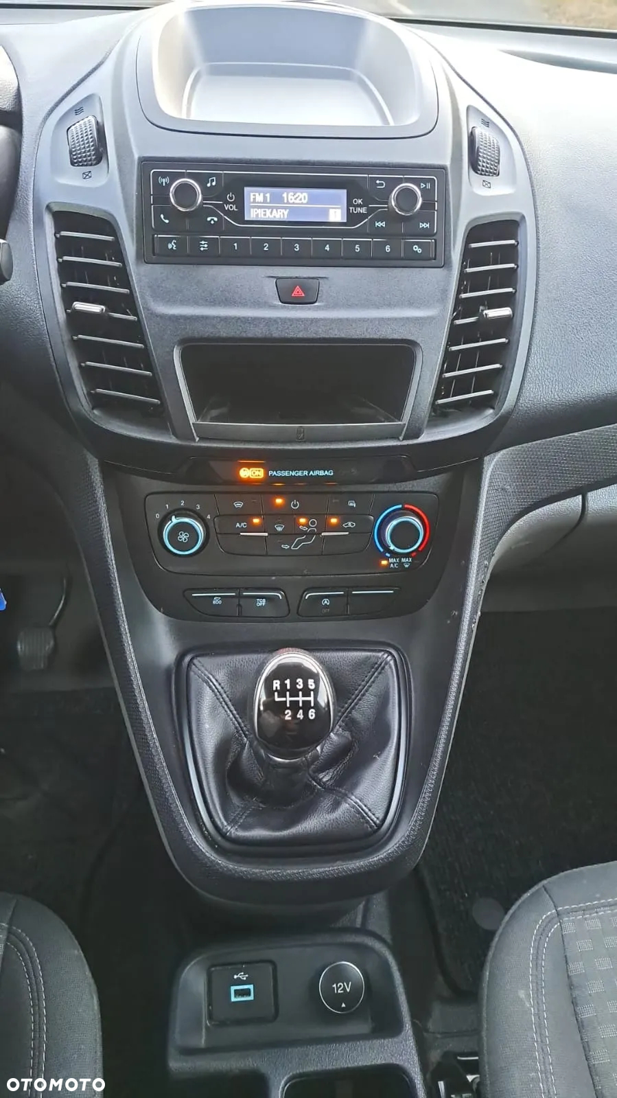 Ford Transit Connect - 14
