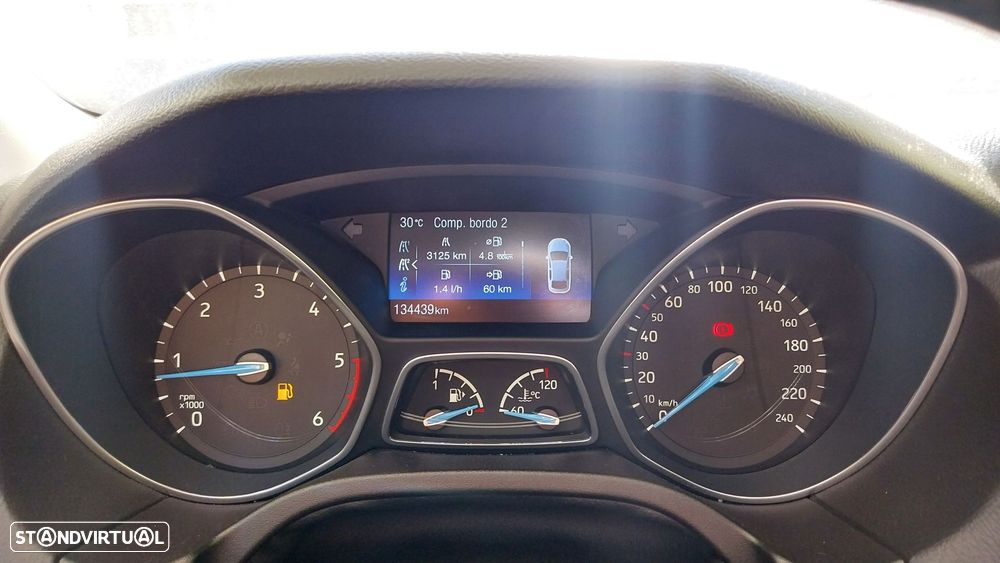 Ford Focus 1.5 TDCi EcoBlue Titanium - 8