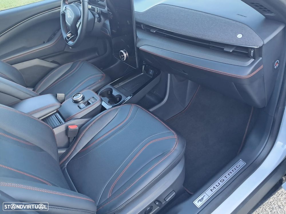 Ford Mustang Mach-E Premium - 14