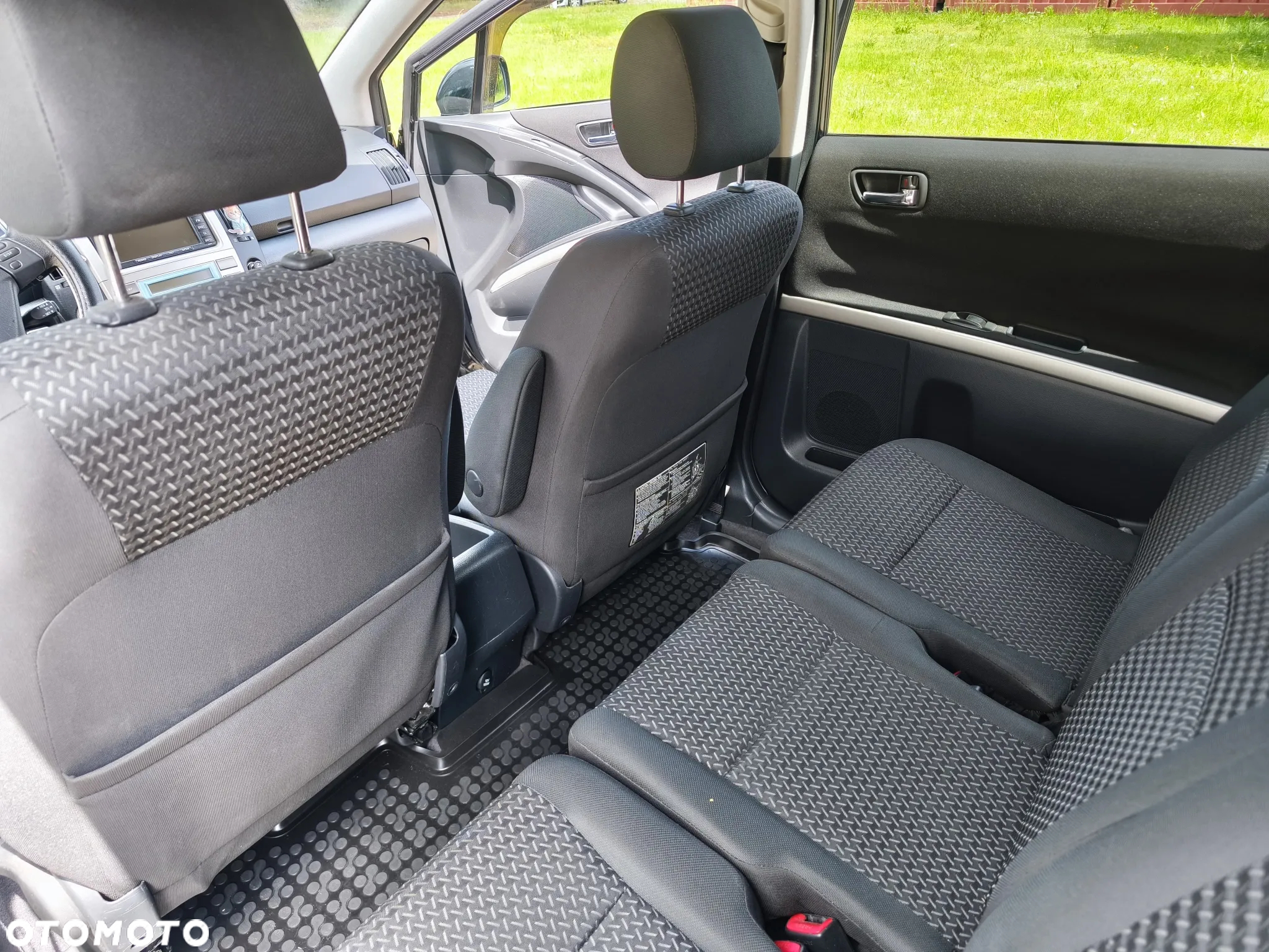 Toyota Corolla Verso 1.8 Premium + - 8