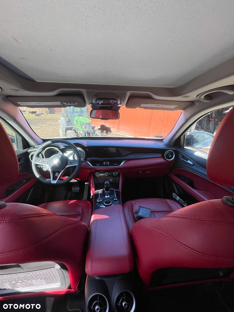 Alfa Romeo Stelvio 2.0 Turbo 16V AT8-Q4 Sprint - 36