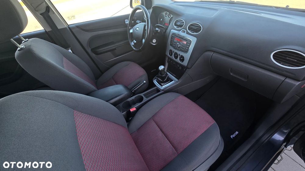 Ford Focus 1.6 16V Ambiente - 14