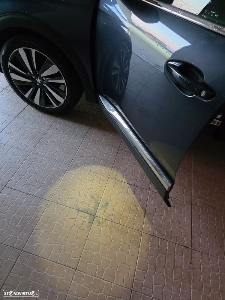 Peugeot 5008 1.5 BlueHDi GT Line J19 EAT8 - 16