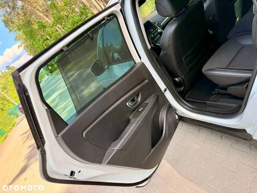 Renault Grand Scenic TCe 140 GPF EDC INTENS - 24