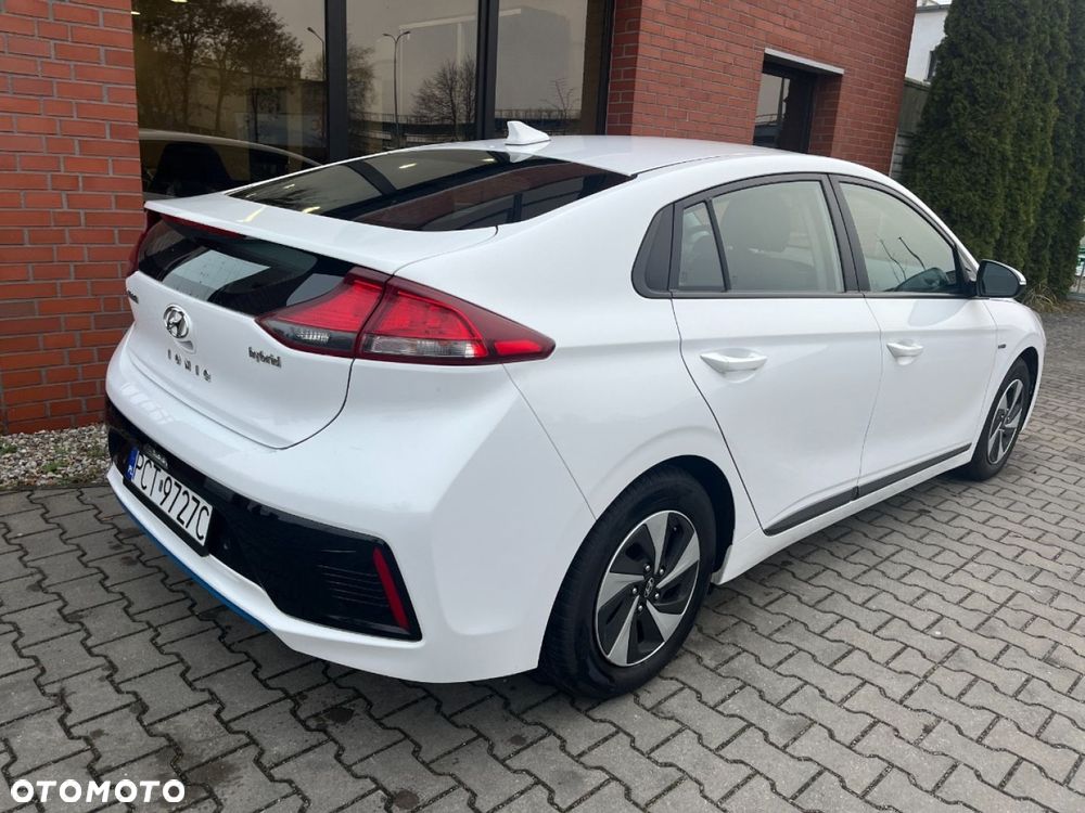 Hyundai IONIQ - 4