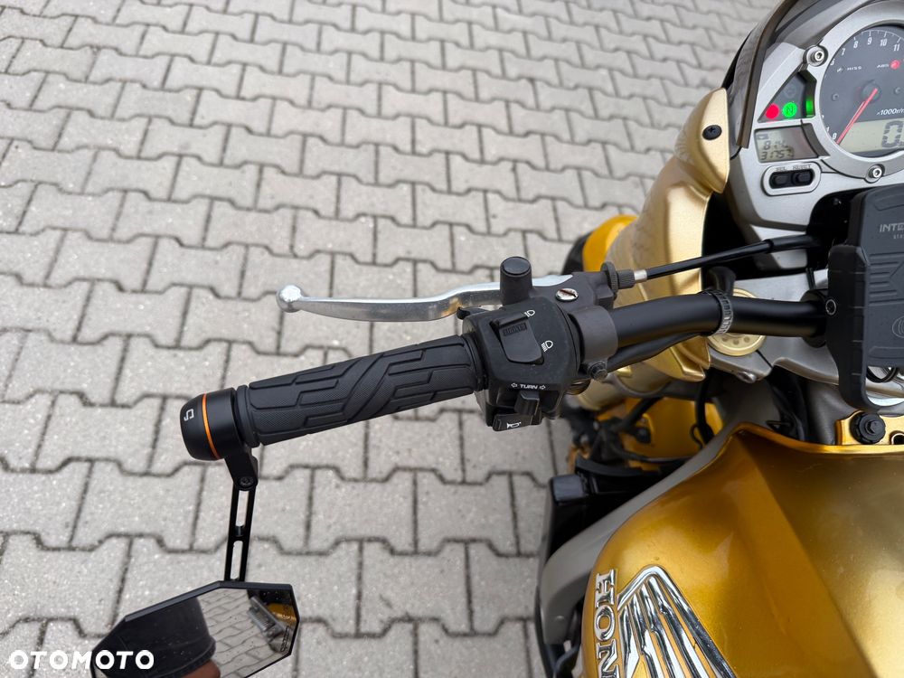 Honda Hornet - 24