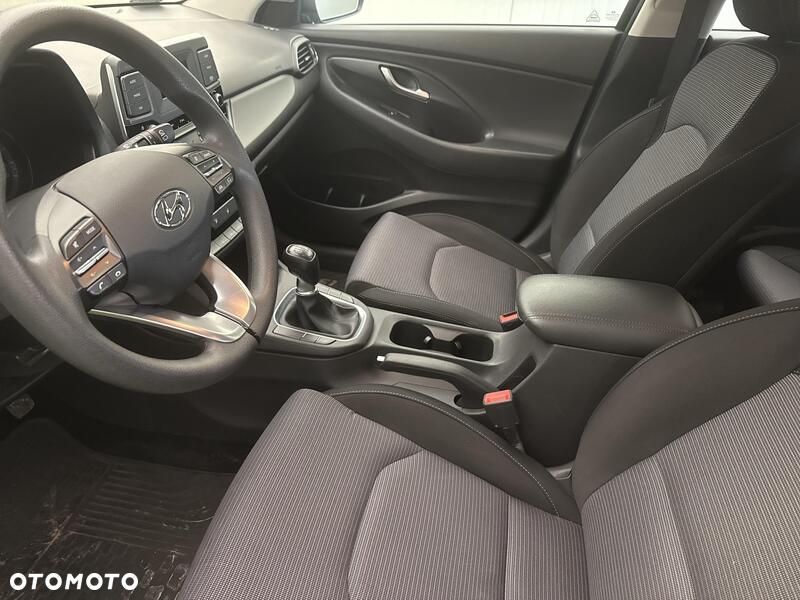 Hyundai i30 1.5 DPI Classic + - 12