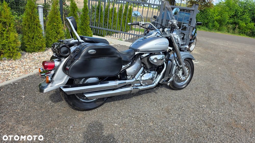 Suzuki Intruder - 2