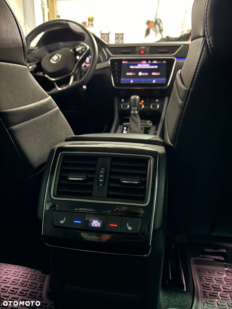 Skoda Superb Combi 2.0 TDI DSG Ambition - 4