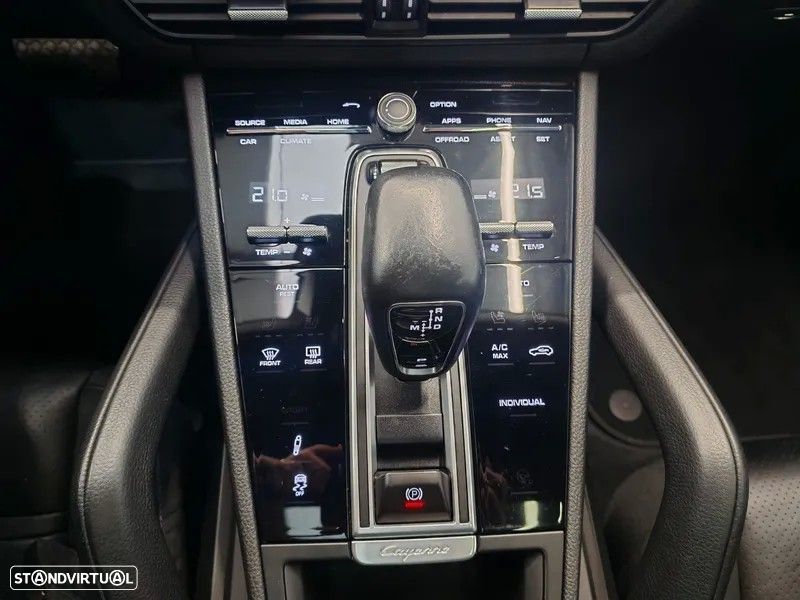 Porsche Cayenne Coupé E-Hybrid - 17