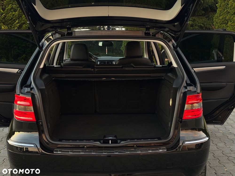 Mercedes-Benz Klasa B 180 BlueEFFICIENCY SPORT EDITION - 23