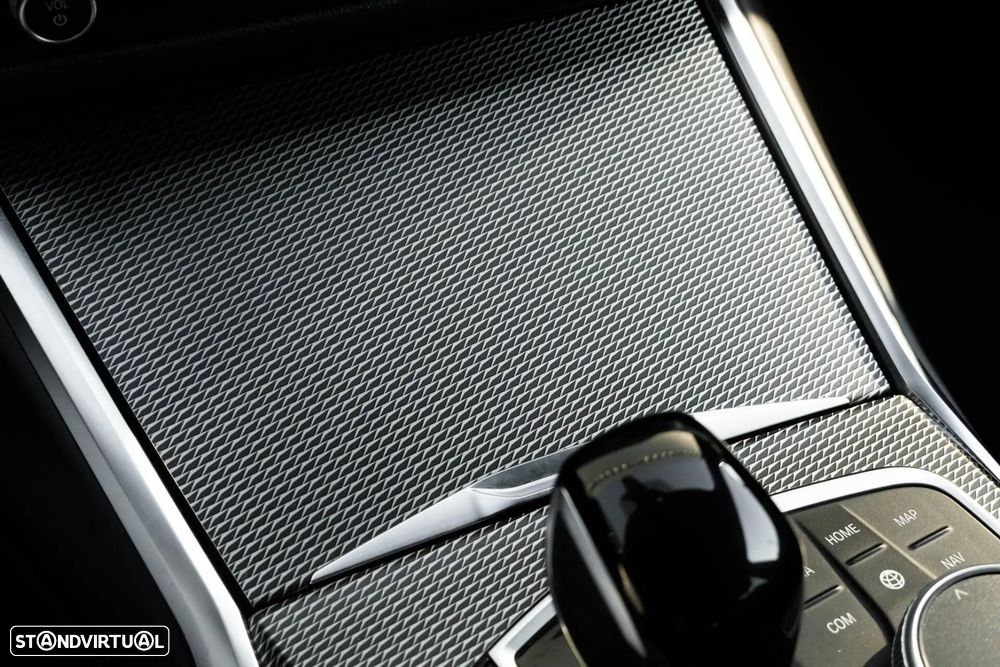 BMW 330 e Pack M Auto - 28